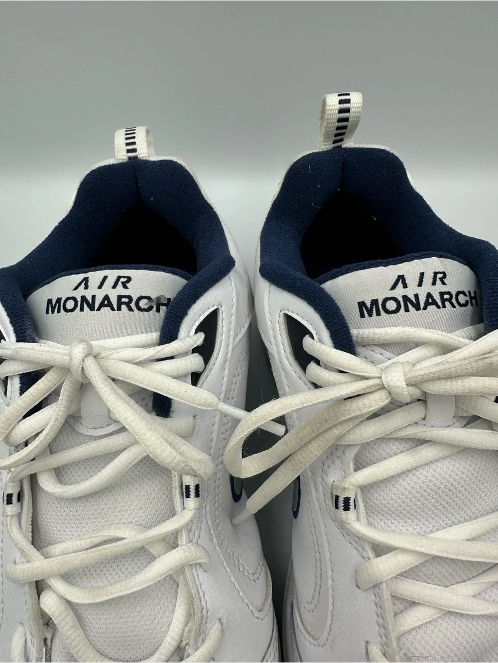 Mens Size 10.5 Nike Air Monarch IV 4E White Metallic Silver Sneakers 416355 102